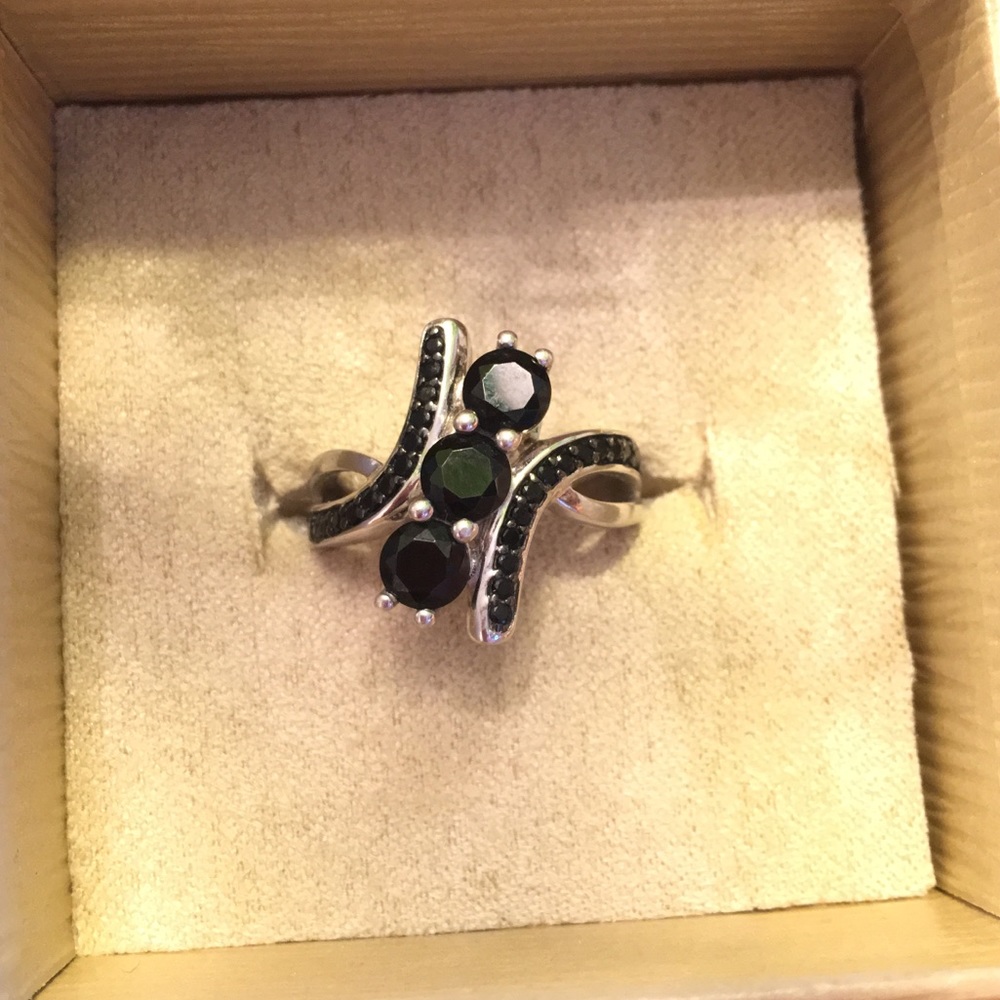 NEW*Stunning .925 bypass ring w/ black cz’s